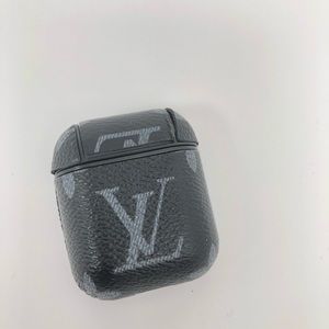 Luxury AirPod case cover!!🖤